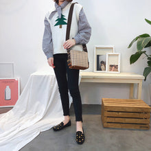 Load image into Gallery viewer, Fashion Women Suede Rivets Flat Shoes Casual Shoes Sandals